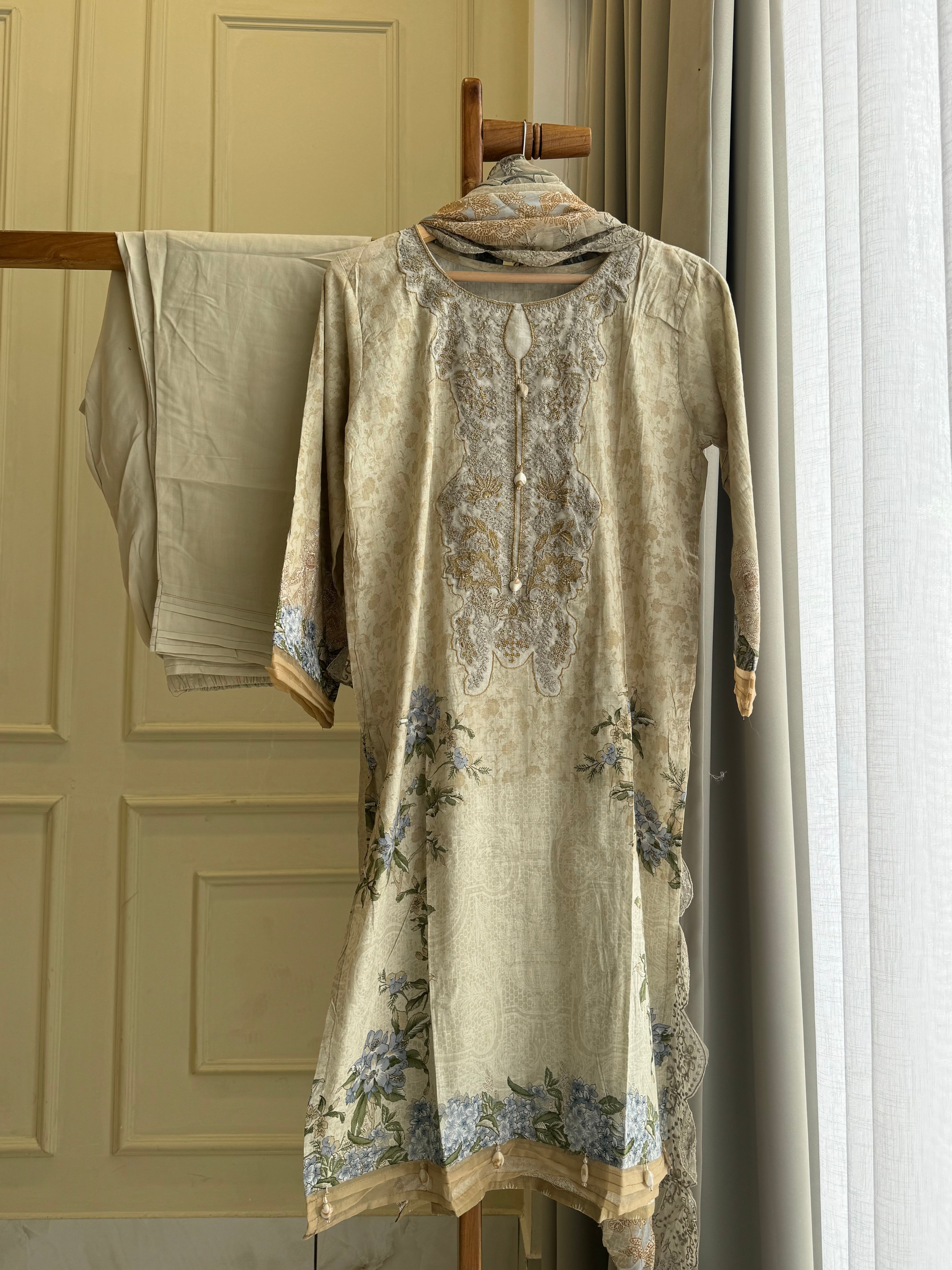 Pakistani printed suit ft-Cutwork embroidered dupatta-03
