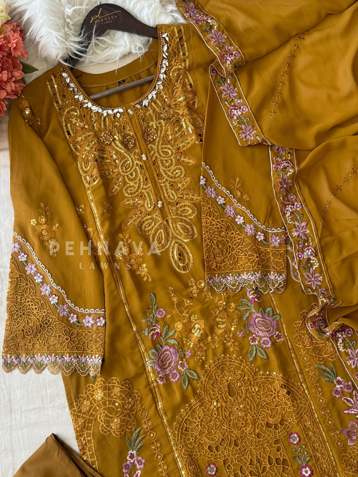 Classic Floral Embroidery Set-5560