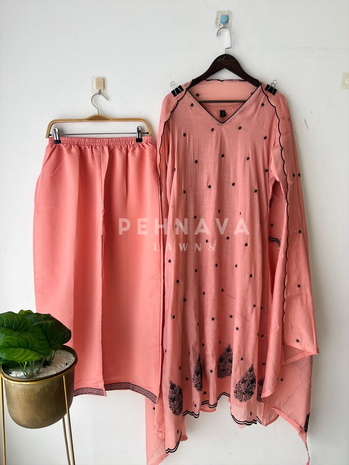 Embroidered Chanderi Suit-3453 - Pehnava Lawns