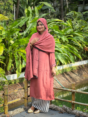 Contrast Border With Dupatta