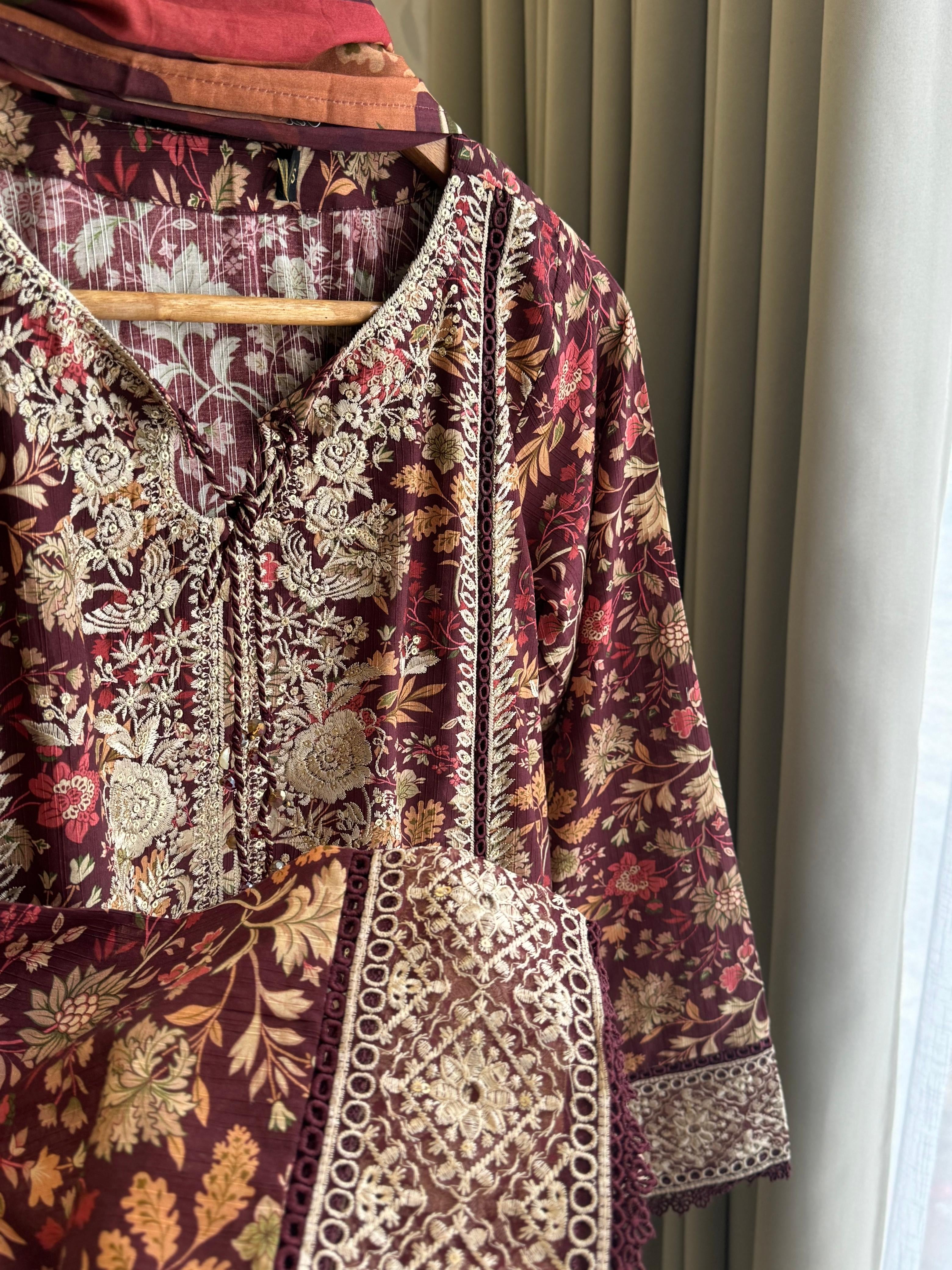 Premium Hand Embroidery Lawn Suit-7