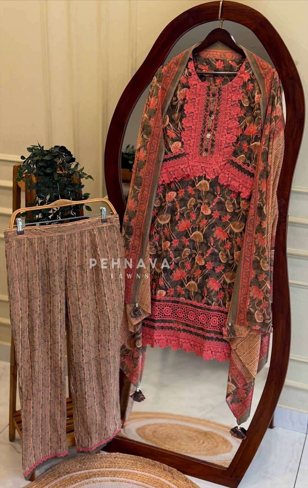Lace Trimmed Printed Suit Set 253