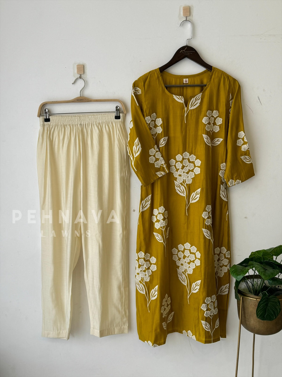 Imported Fabric Floral Suit Set - Pehnava Lawns