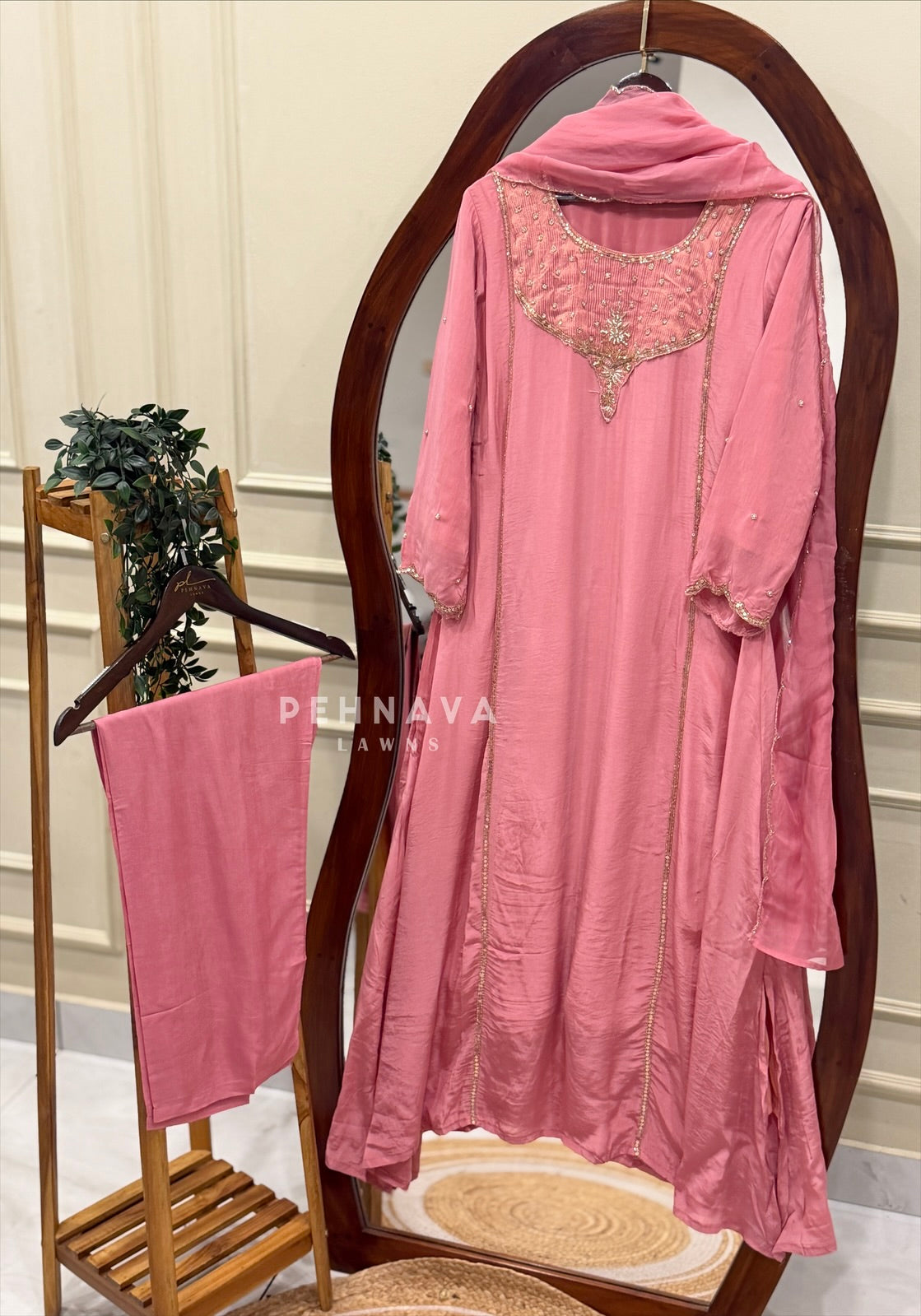 Handworked Tissue Yoke Detailed Ensemble