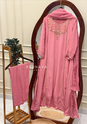 Handworked Tissue Yoke Detailed Ensemble