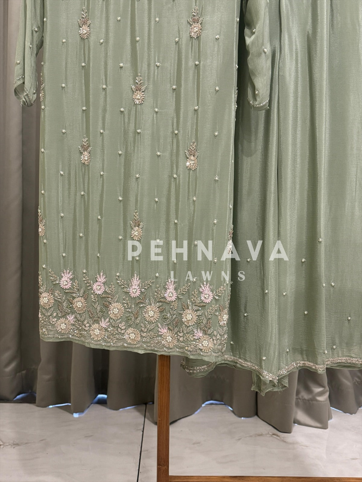 Classic Handcrafted Kurta Set - Pehnava Lawns