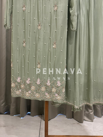 Classic Handcrafted Kurta Set - Pehnava Lawns