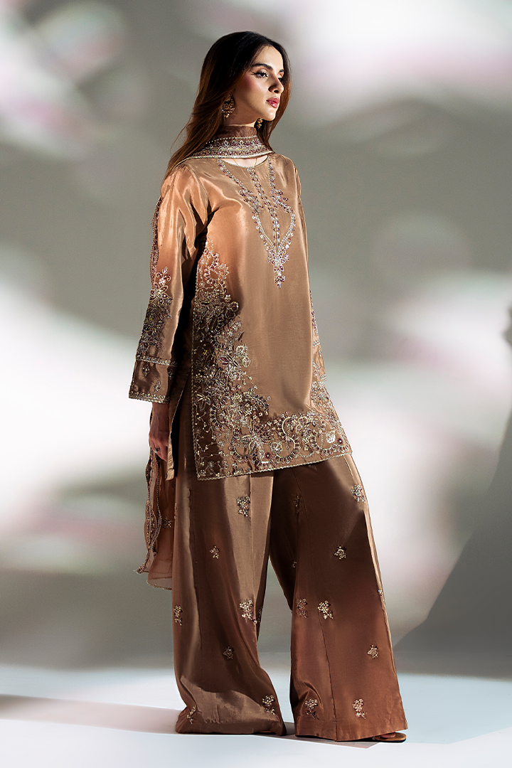 Manahil Lakhani Marilyn Festive suit