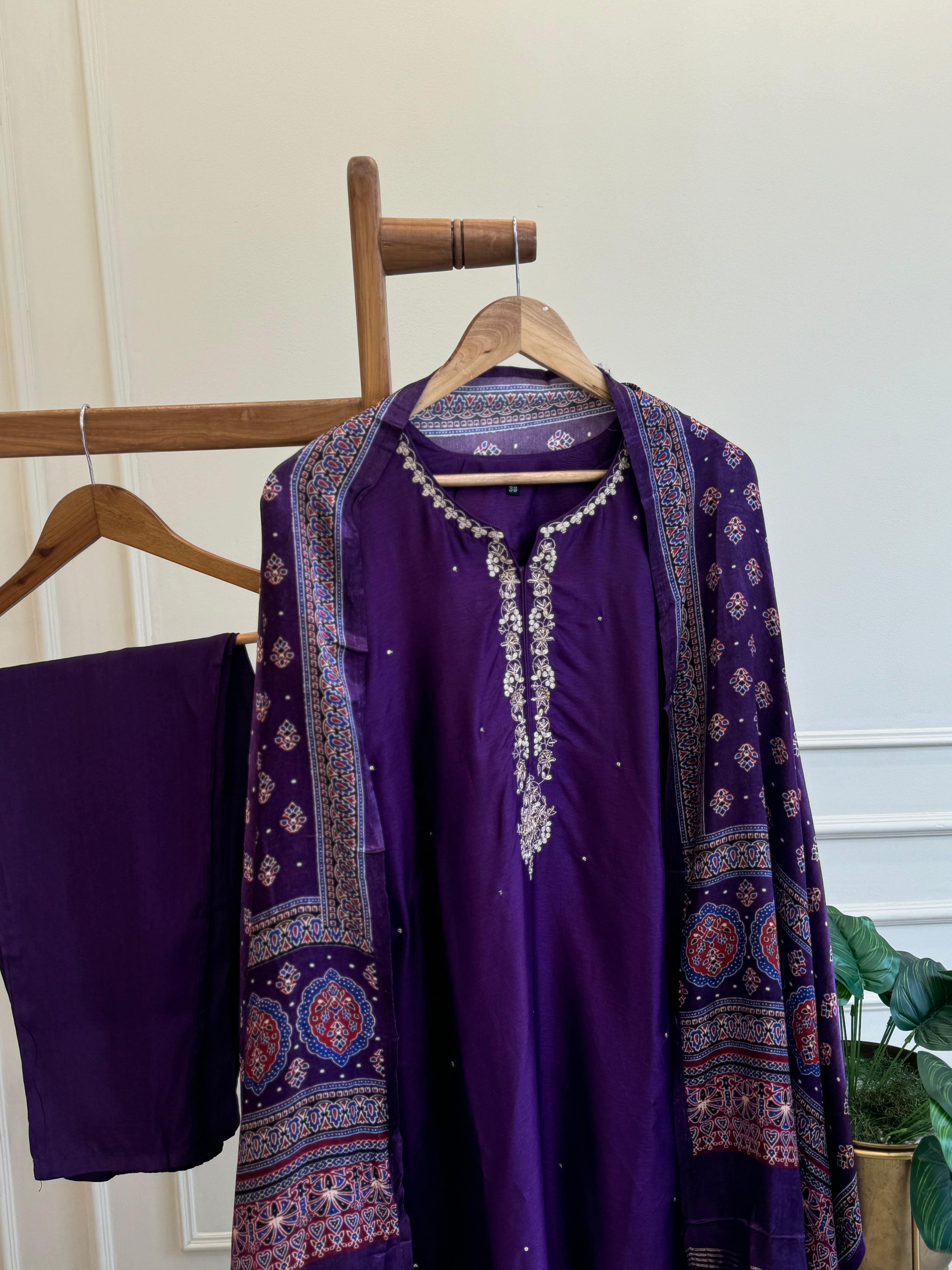 Silk hand detailed suit with gajji silk dupatta-purple 2534