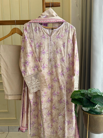 Premium Hand Embroidery Lawn Suit-8