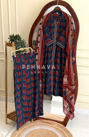 Front Pleated Printed Suit