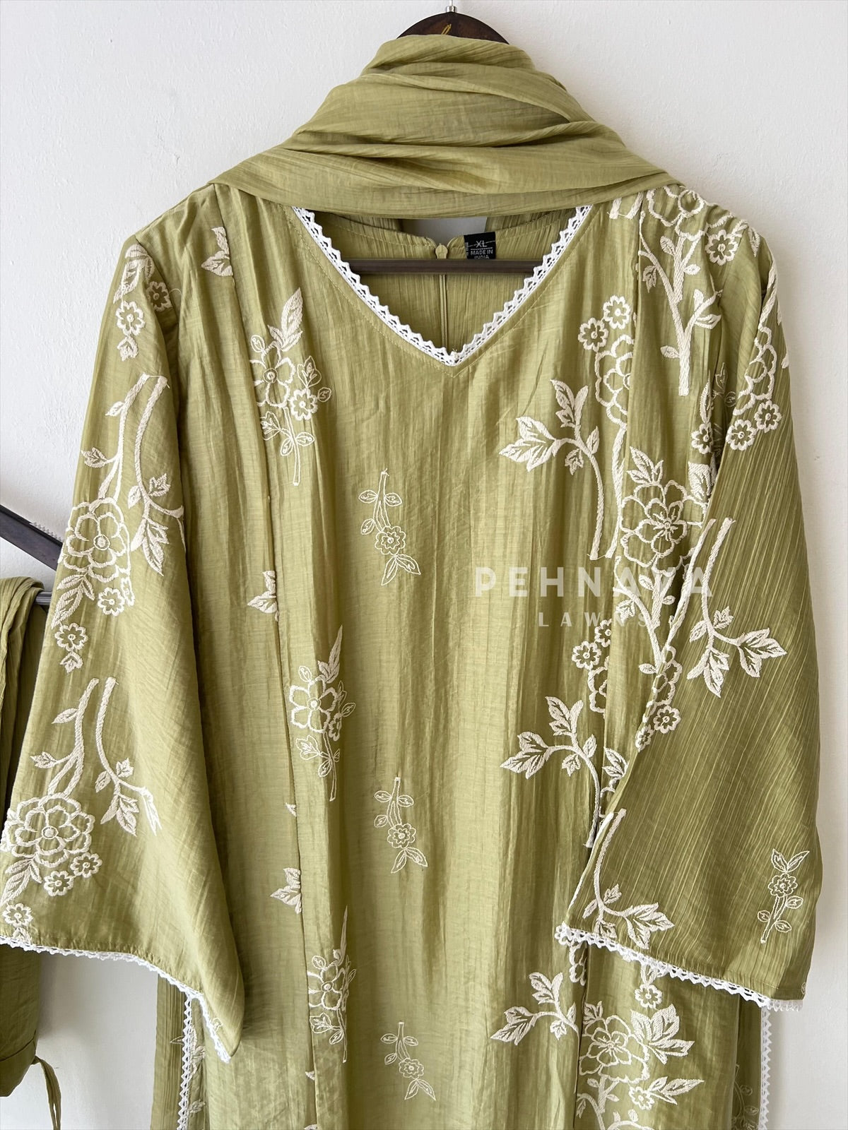 Floral Vine Embroidered Suit-4106
