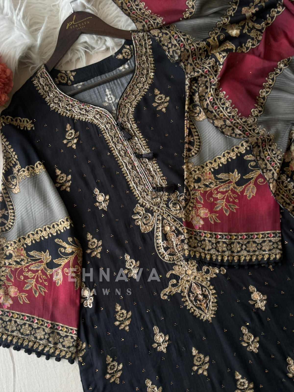 Black premium muslin suit-KT-319 A - Pehnava Lawns