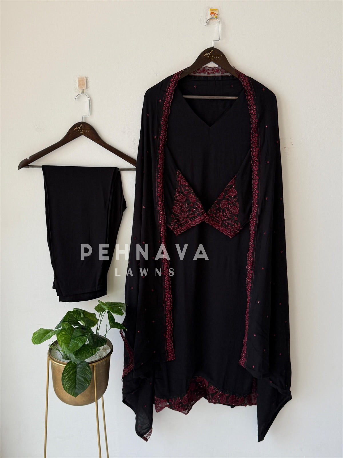 Lace‑Trimmed Embroidered Ensemble-16344