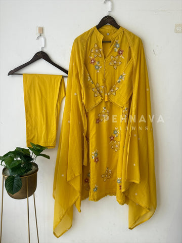 Floral Thread Cotton Suit-3295 - Pehnava Lawns