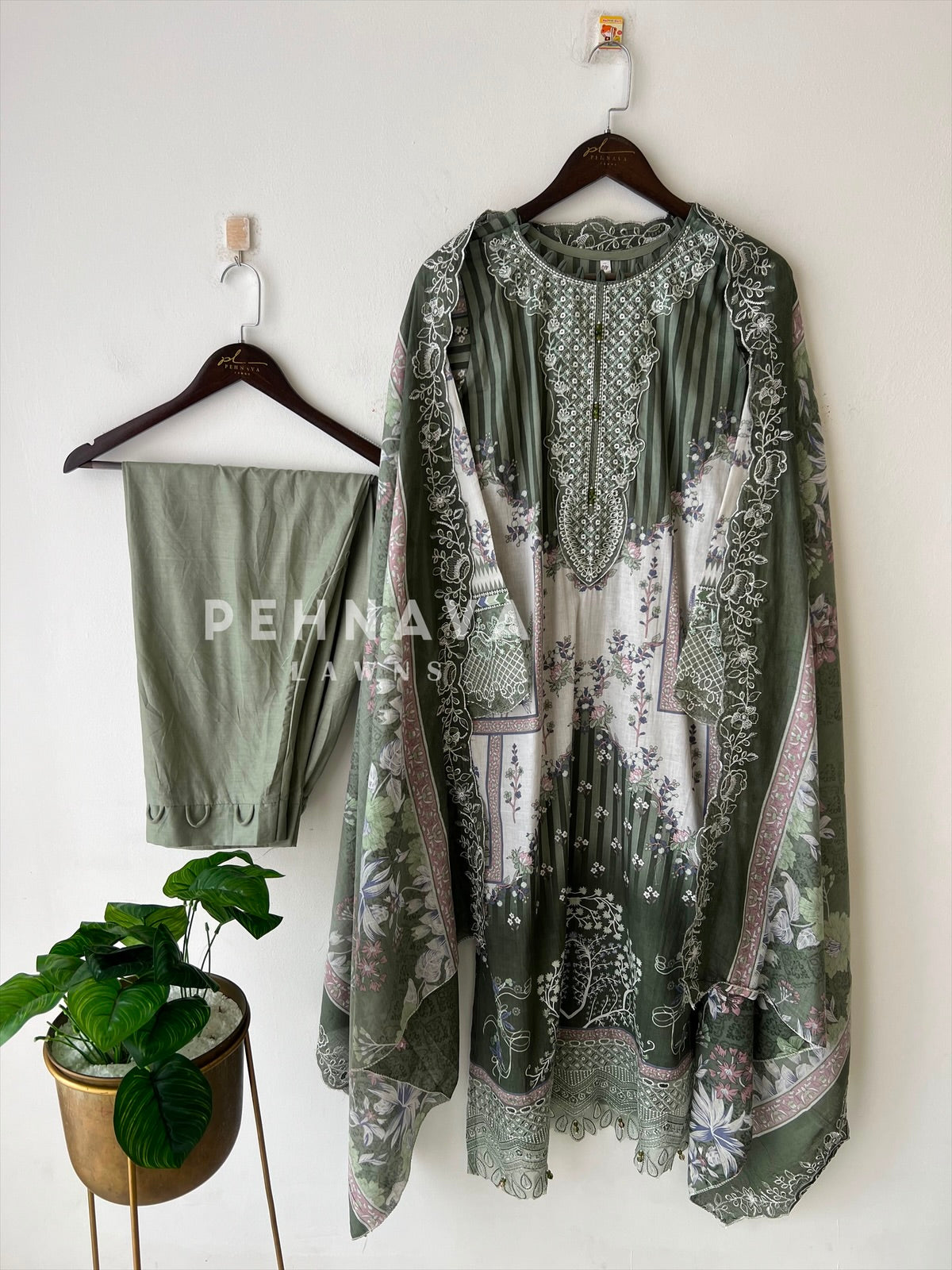 Embroidered Lawns Suit-206 - Pehnava Lawns