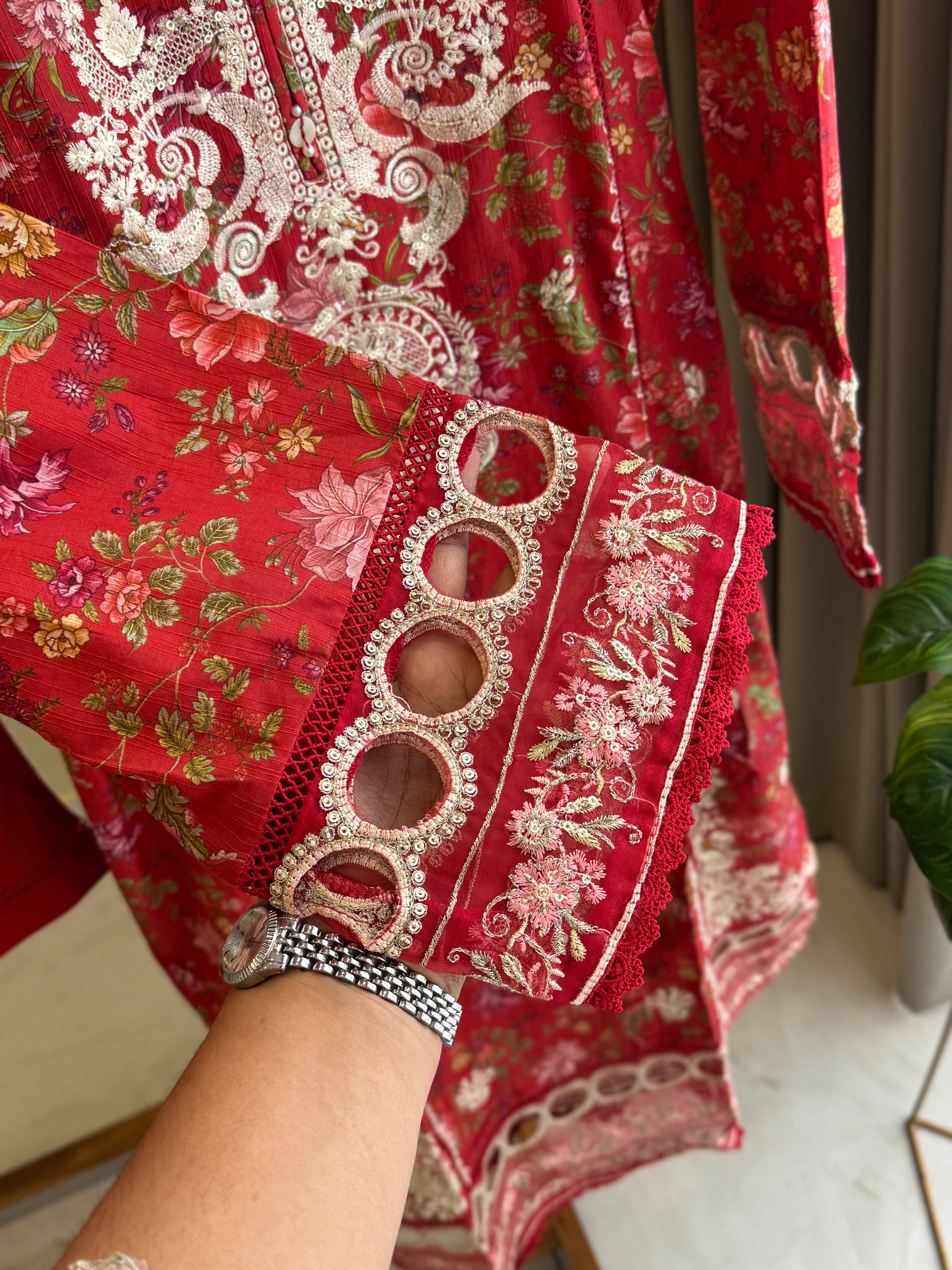 Premium Hand Embroidery Lawn Suit-9