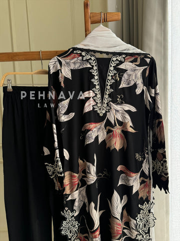 Floral Embroidery Kurtha set - Pehnava Lawns