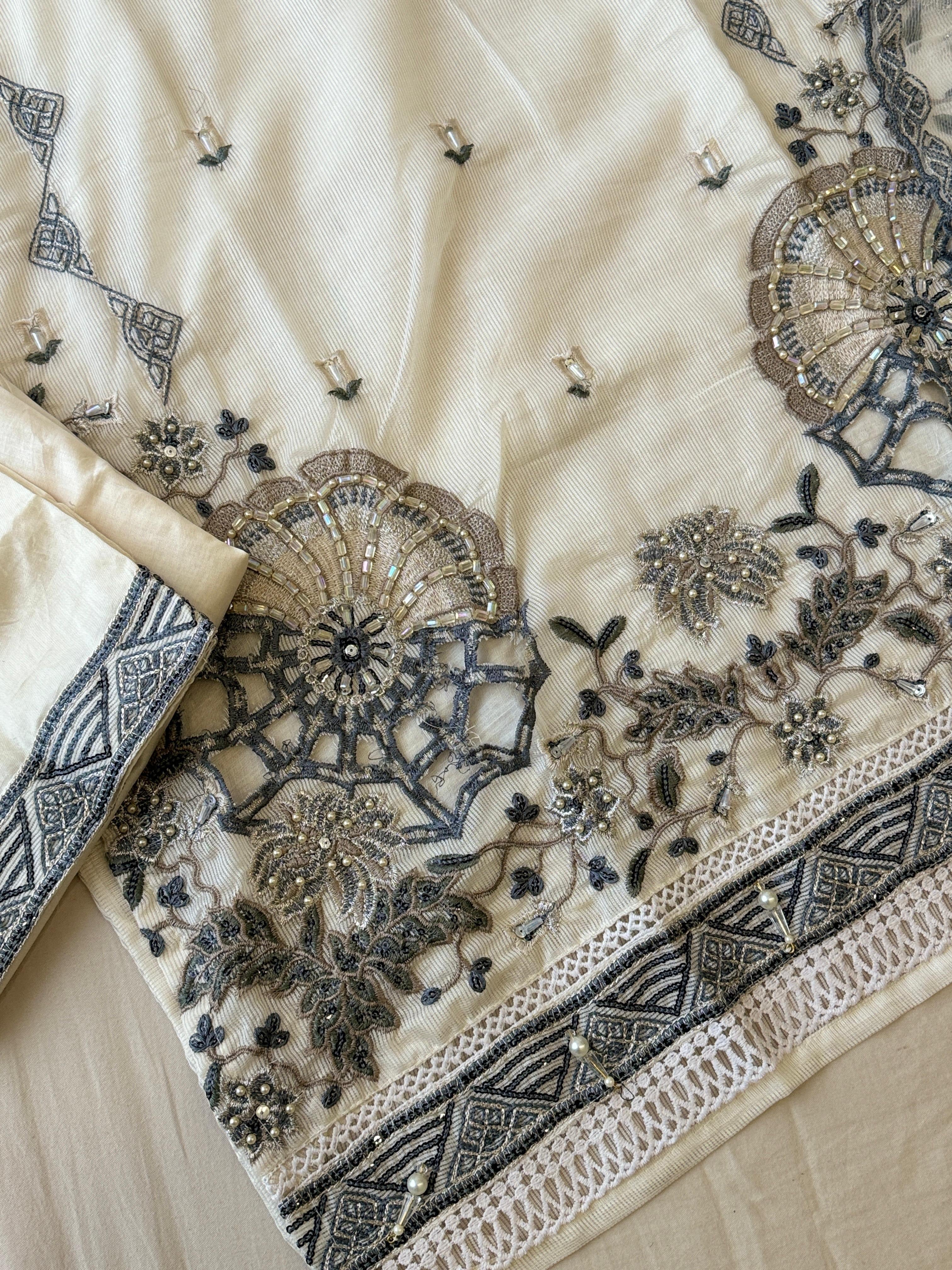 Embroidered Suit Set 1043