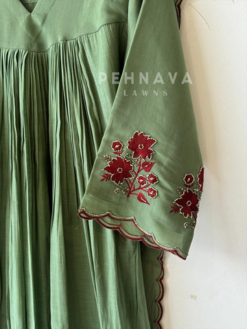 Handworked pleated suit [6-8 Days Dispatching Time] - Pehnava Lawns