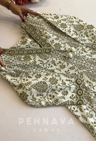 Panel cut three peice flaired suit