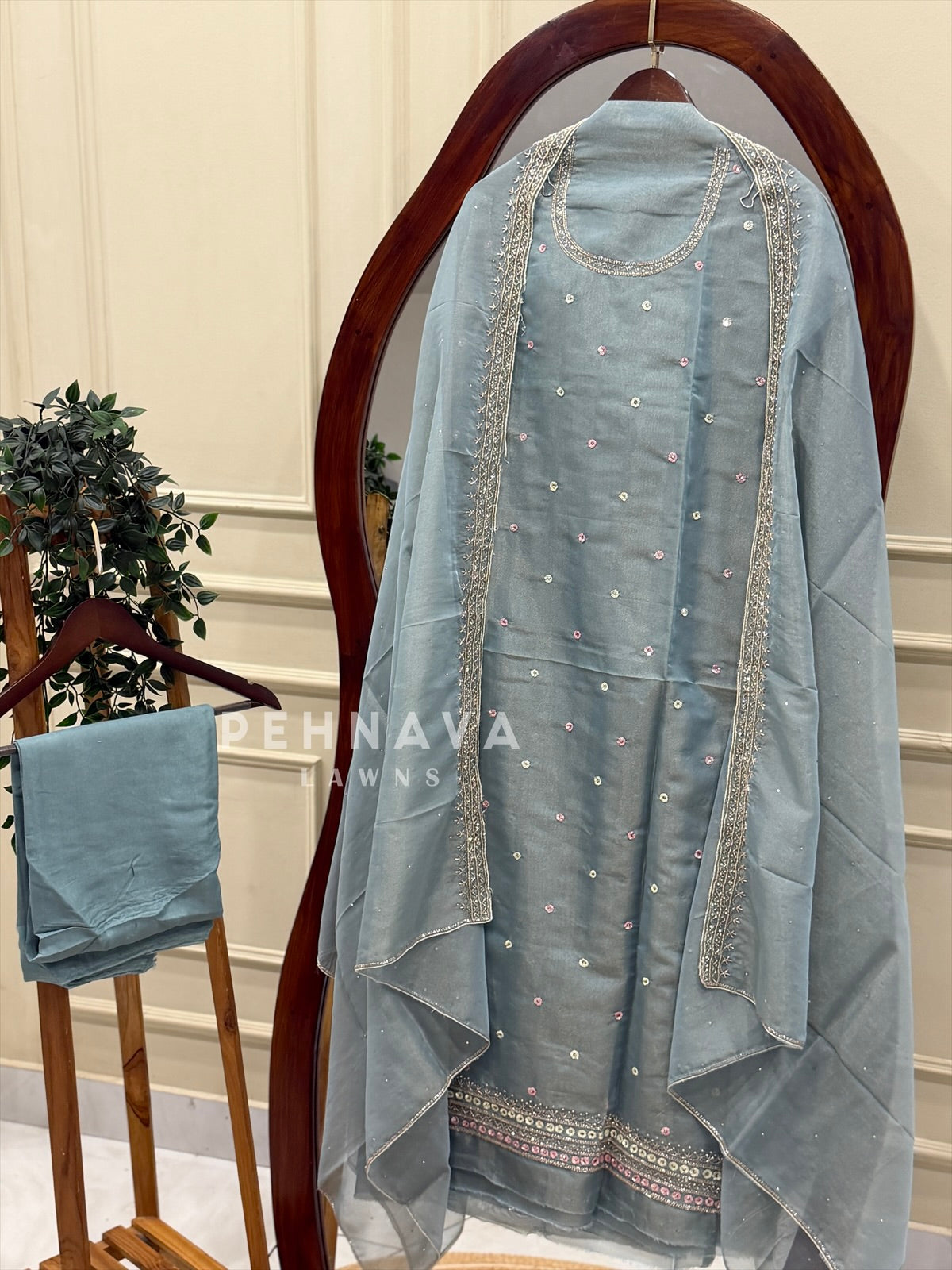 Tissue Handworked Unstitched Suit