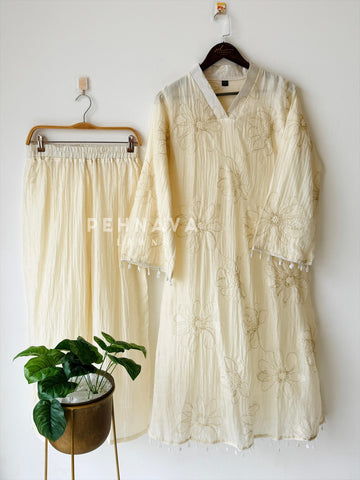 Soft Floral Embroidery Ensemble-4148 - Pehnava Lawns