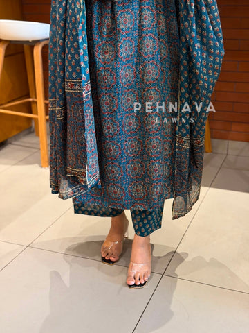 Halter Neck Printed Three Piece Set SN 5316