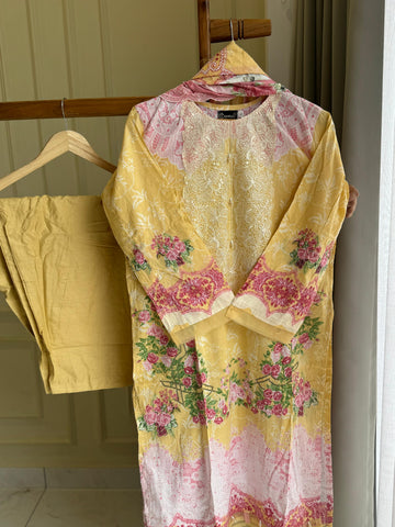 Embroidered Floral Pakistani Suit-8