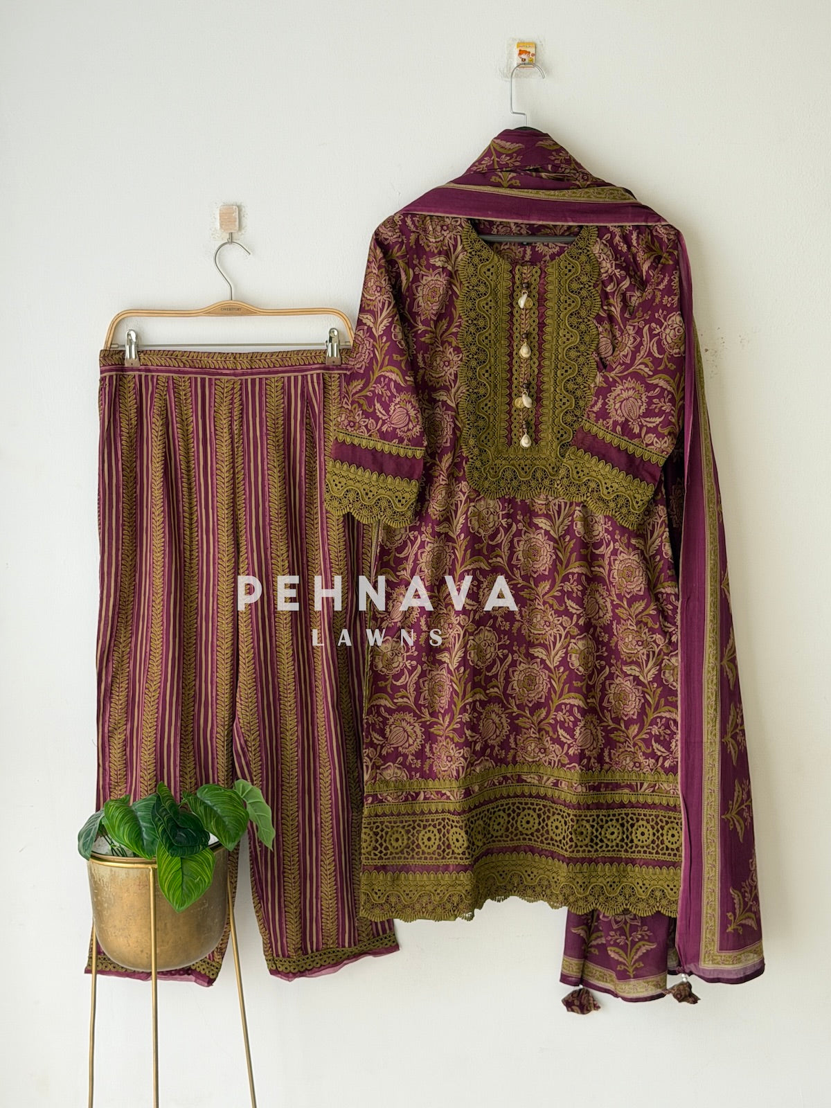 Lace Trimmed Printed Suit Set