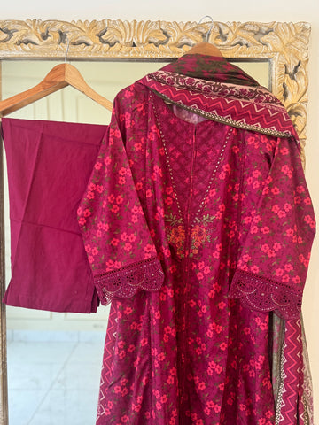 Pure Lawn Suit with embroidered patches and lace detailings-Sd6