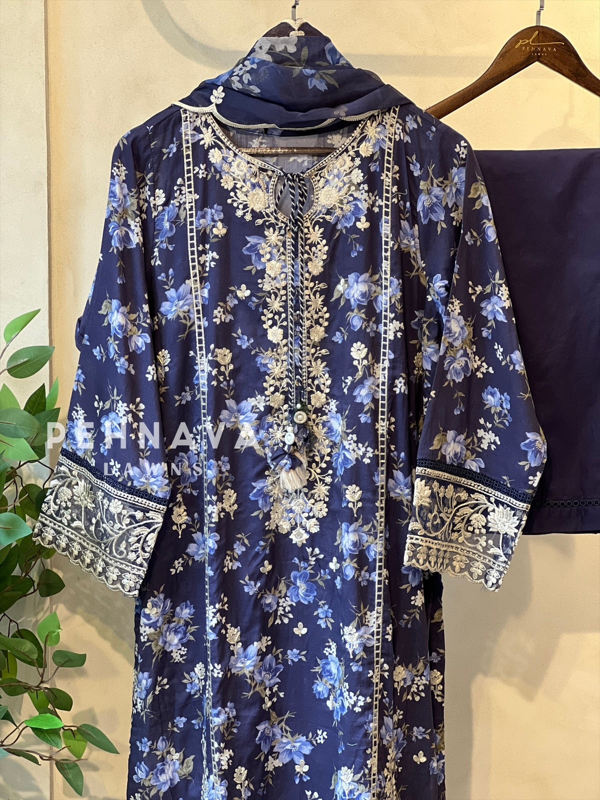 Luxurious trendy pure lawn-3031
