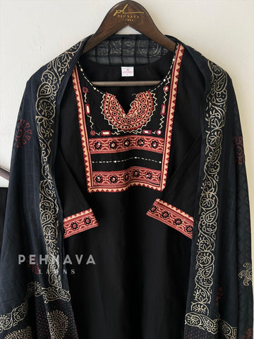 Classic Print Cotton Suit-15767 - Pehnava Lawns