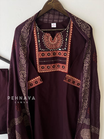 Classic Print Cotton Suit-15767 - Pehnava Lawns