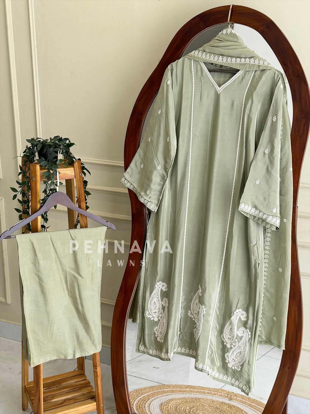 V-Neck Paisley Embroidered Suit-SN6018