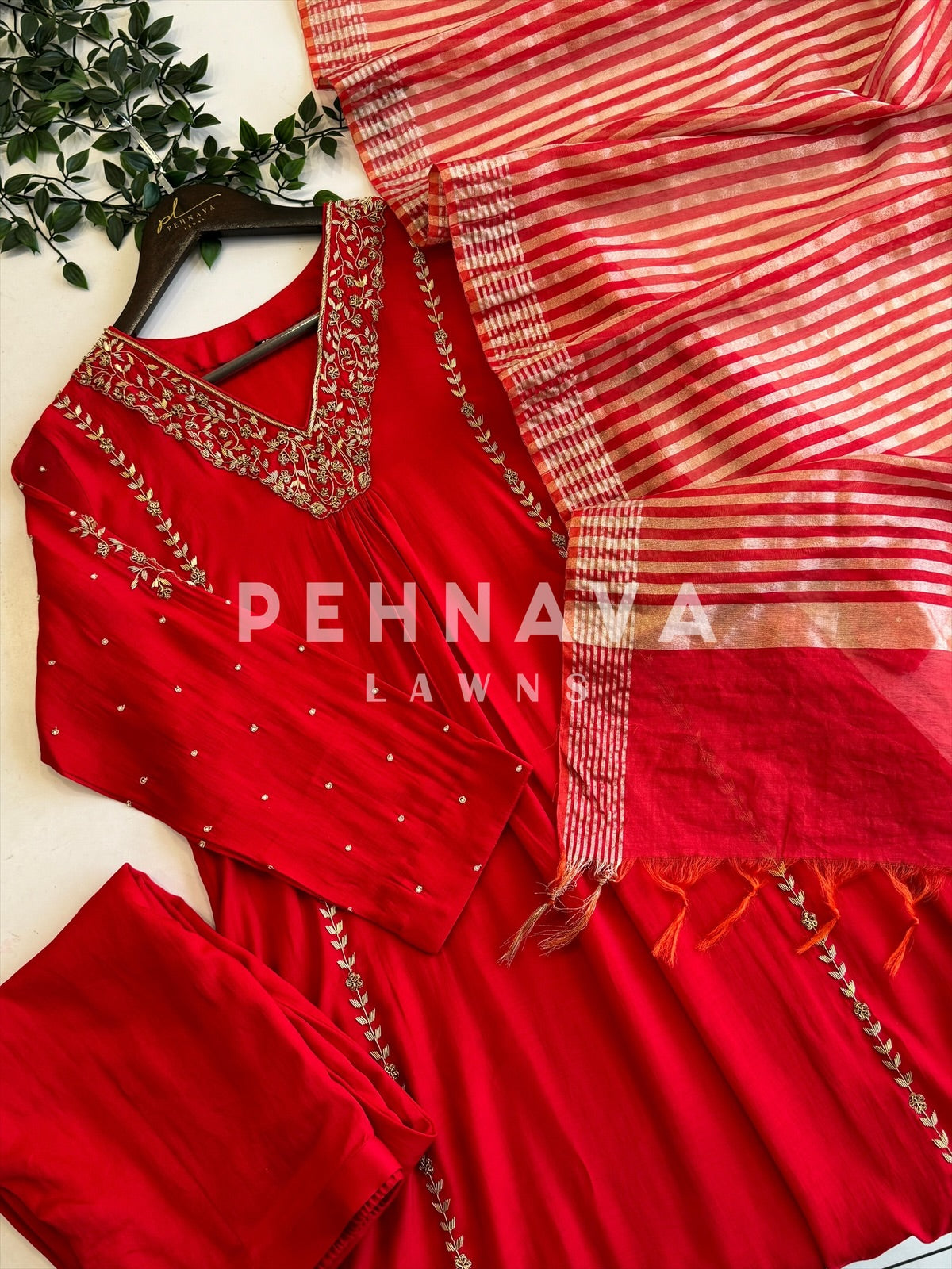 Timeless Ethnic Suit - Pehnava Lawns
