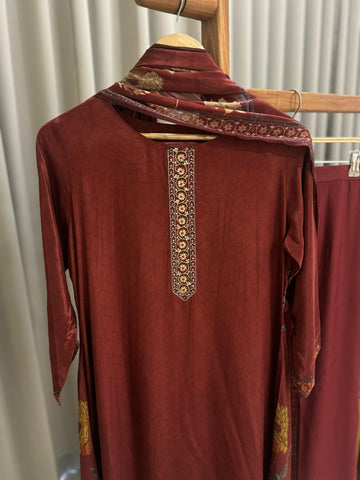 Premium Crepe Handloom Ensemble With Floral Dupata