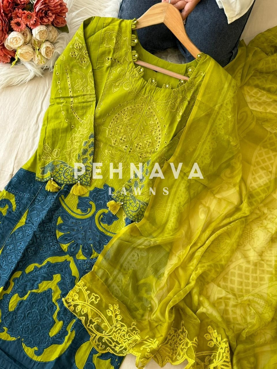 Multi Shaded Suit With Appliqué Design-1286D