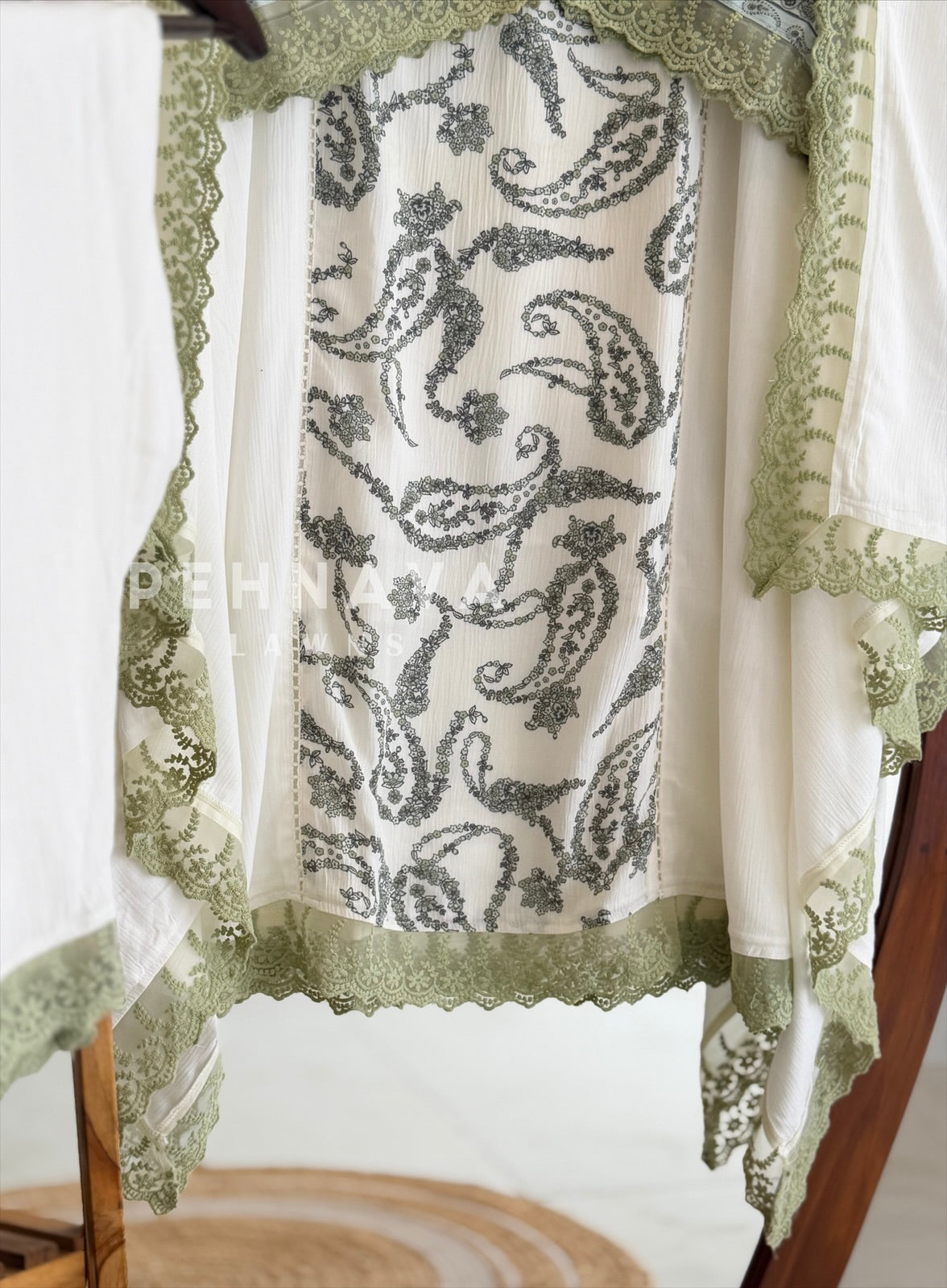 Lace Detailed Paisley Printed Three Piece Set BB122