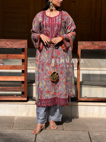 Signature Embroidered lawn Unstitched Suit  1552