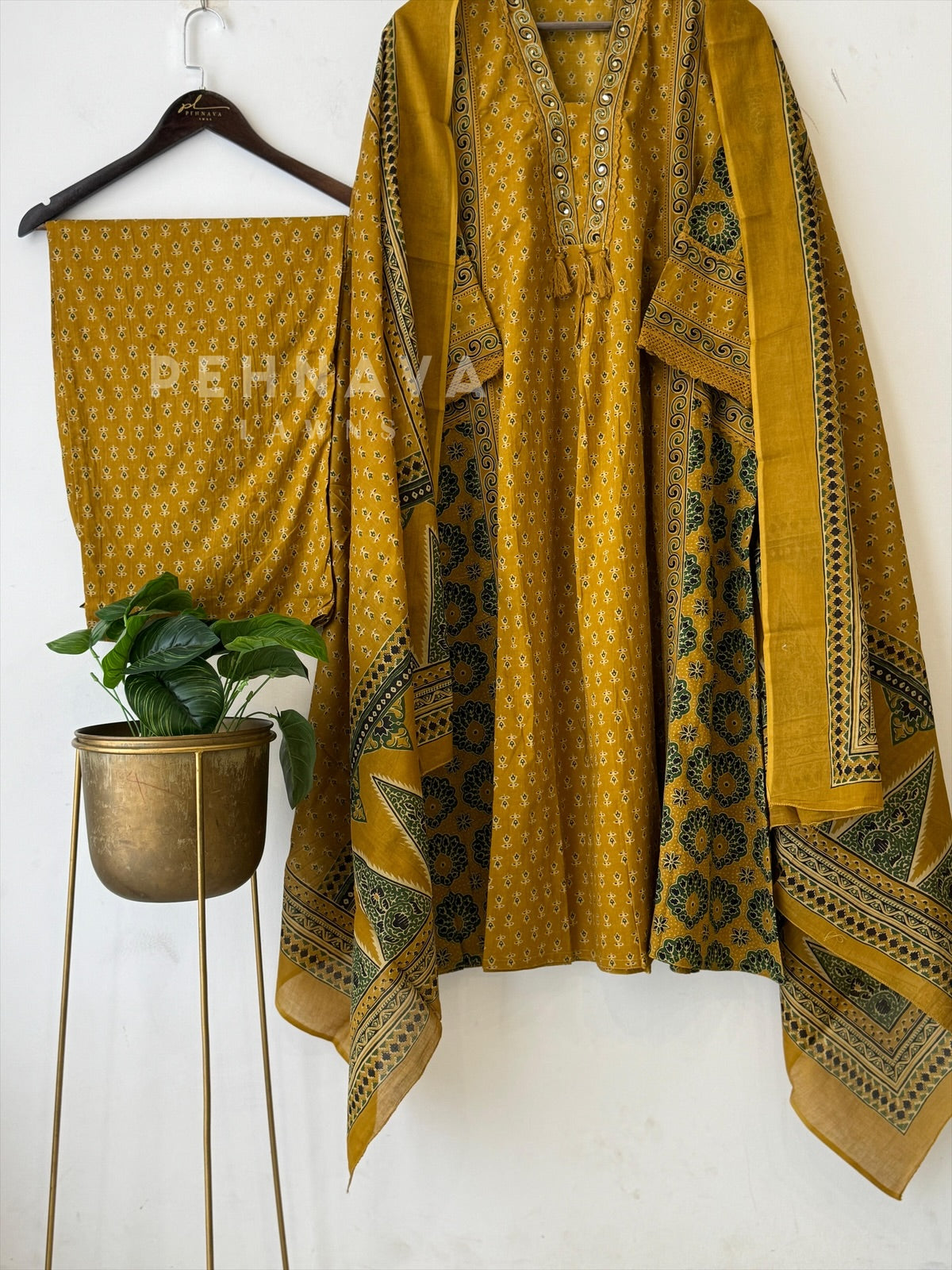 Block Print Salwar Suit - Pehnava Lawns