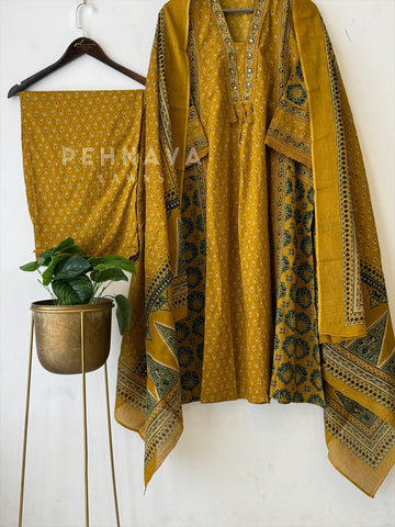 Block Print Salwar Suit - Pehnava Lawns