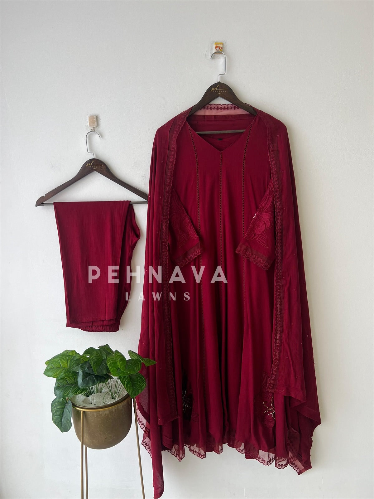 Lace Detail Crinkled Rayon Suit