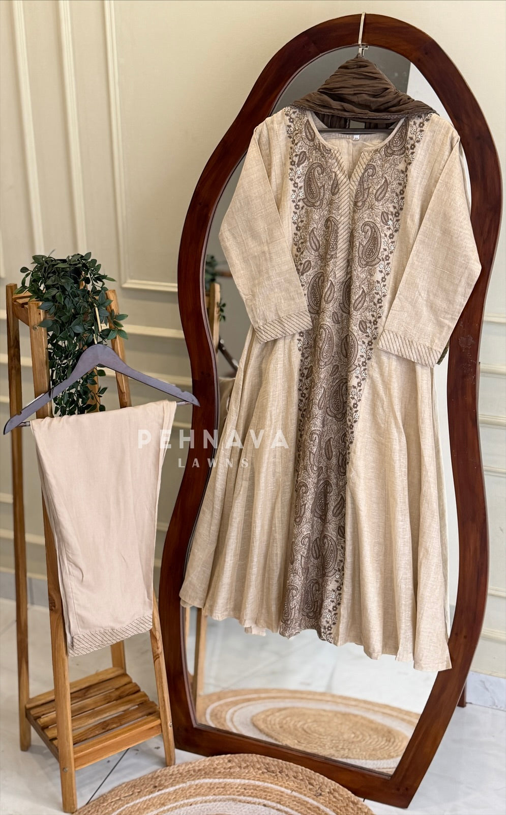 Panel Embroidered Three Piece Set 5410