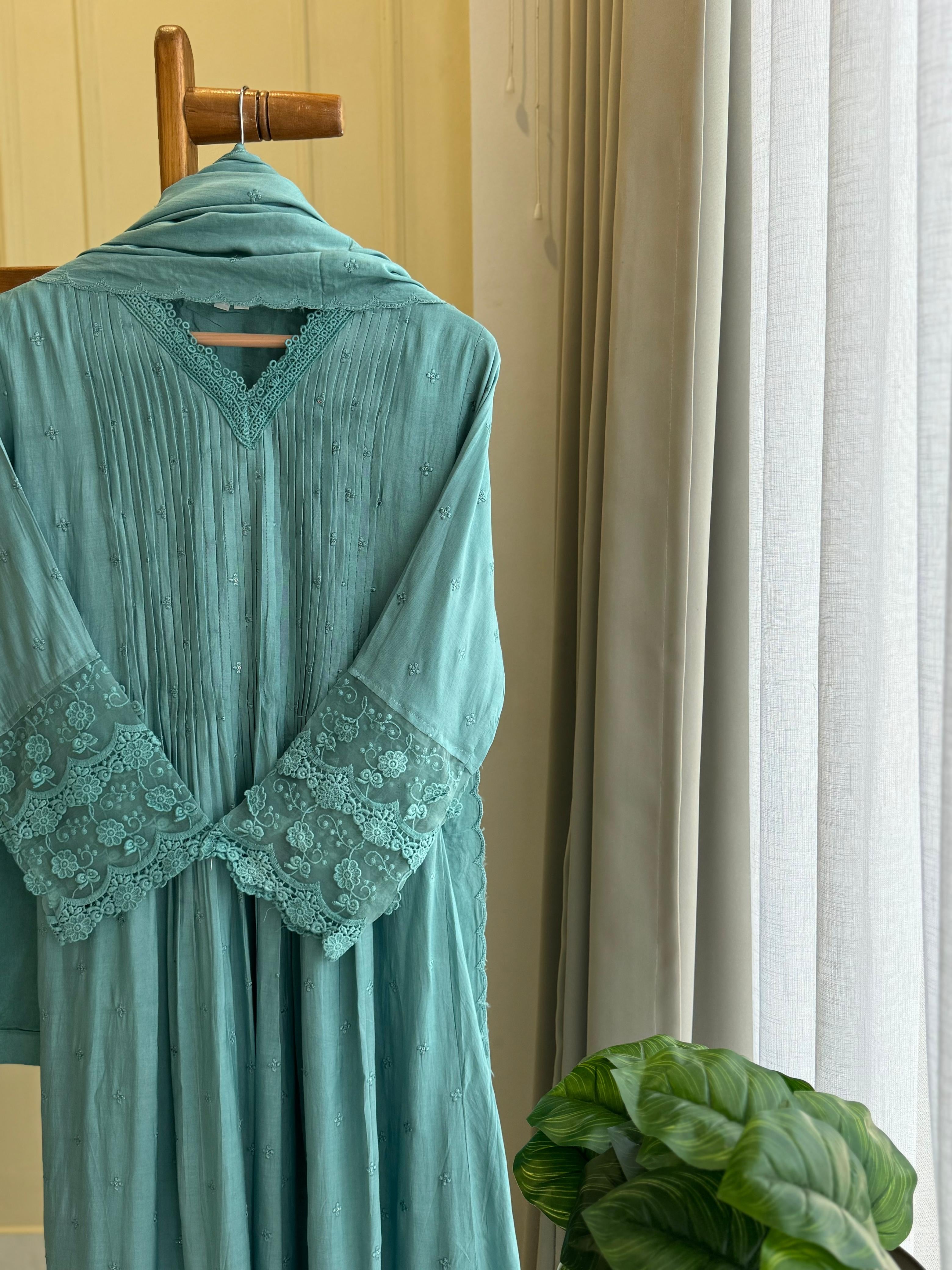 Muslin silk pleated A-line suit