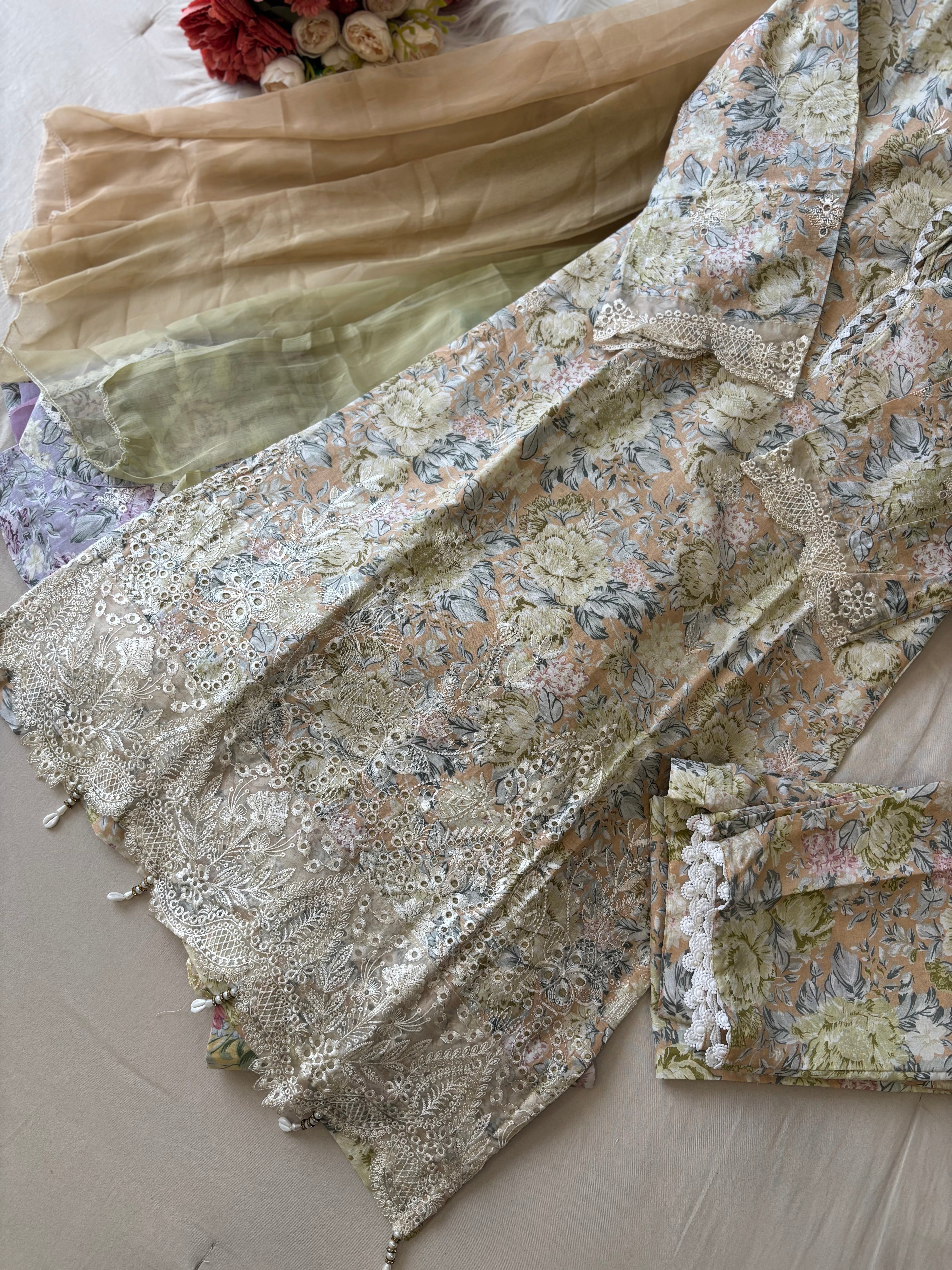 Lace Trimmed Floral Suit-Set-5004