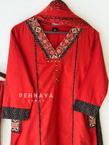 V-Neck Embroidered Panel Suit Set 2668
