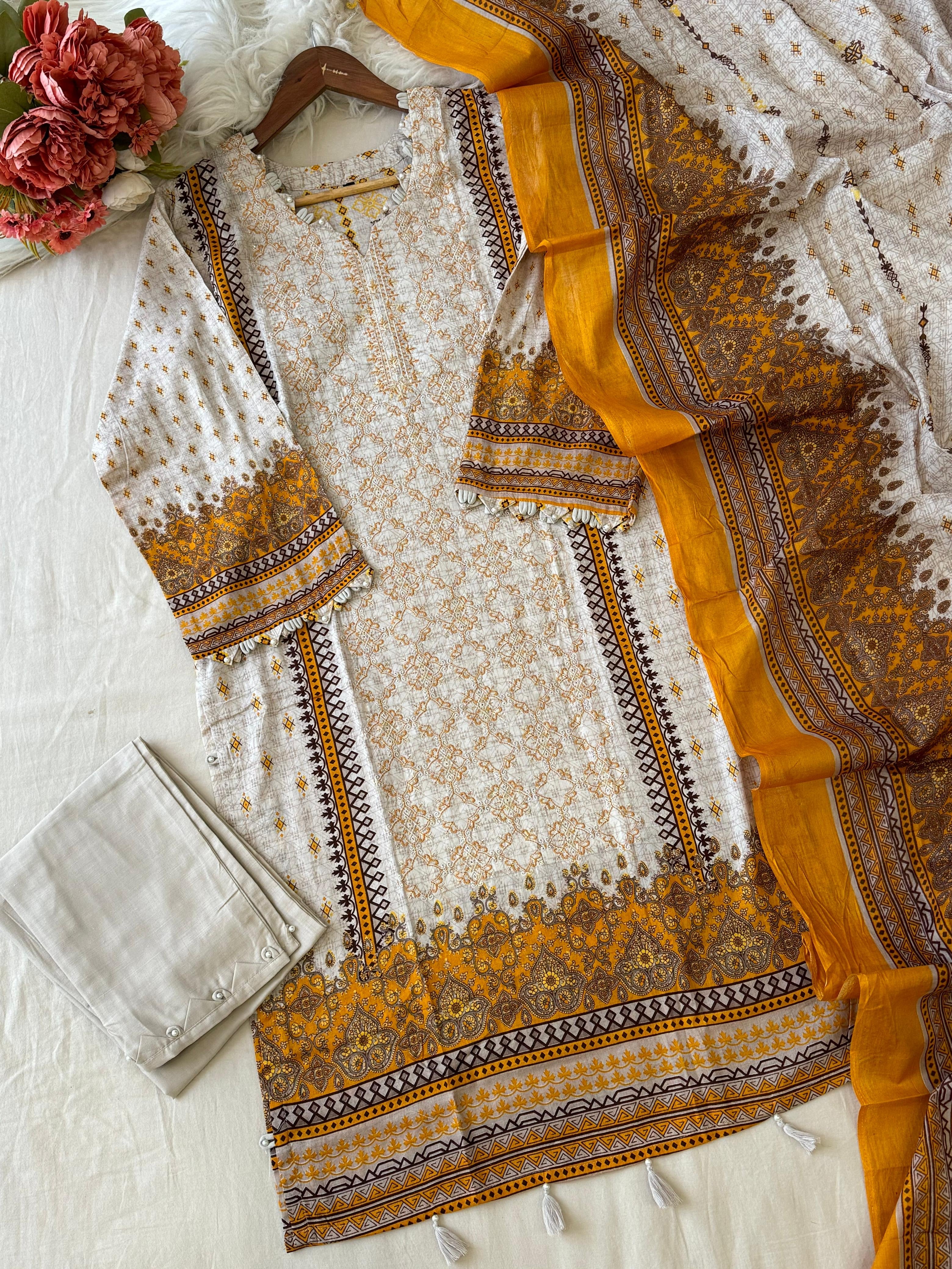 New Ready to Wear Embroidered Suit-1001