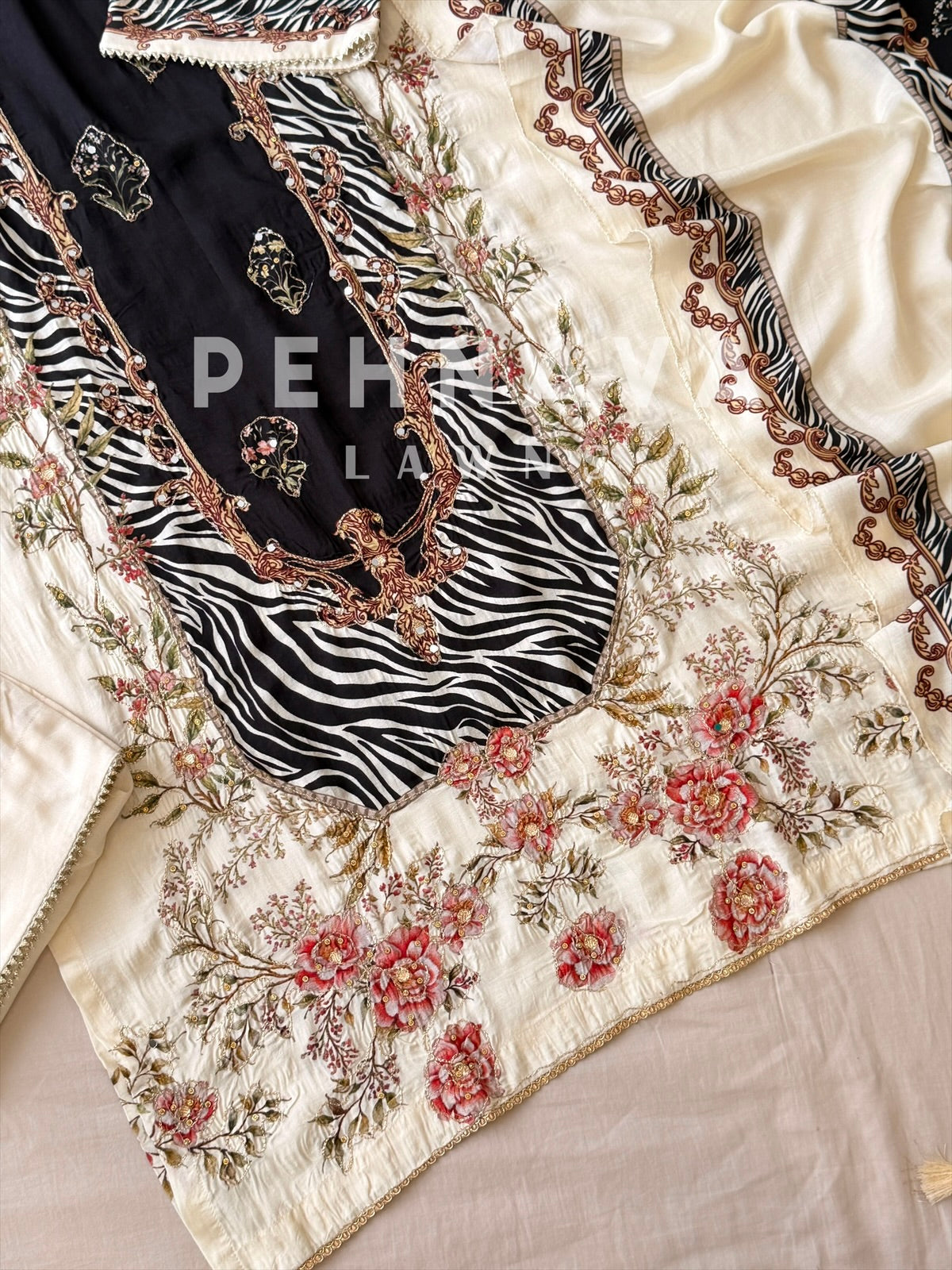 Muslin Unstitched Suit 358B - Pehnava Lawns