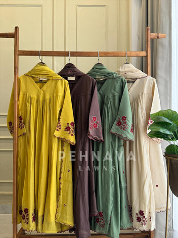 Handworked pleated suit [6-8 Days Dispatching Time] - Pehnava Lawns